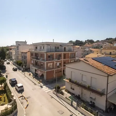 5 Beds Wi-fi Ac 5 Minutes From The Sea Apartamento Civitanova Marche
