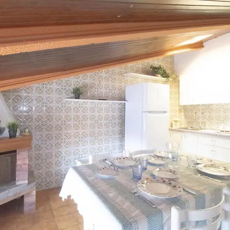 5 Beds Wi-fi Ac 5 Minutes From The Sea Apartment *