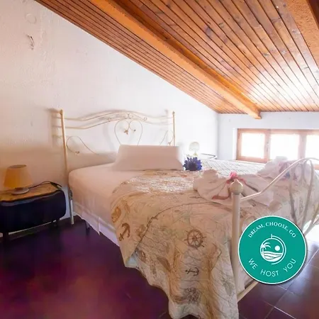 5 Beds Wi-fi Ac 5 Minutes From The Sea Apartment *